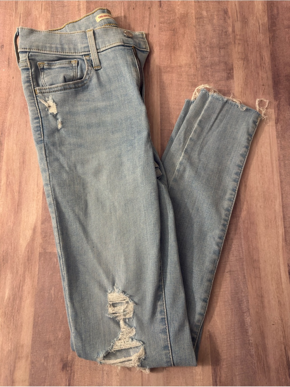 Levi’s 720 High Rise Super Skinny Size 25 Light Blue Wash